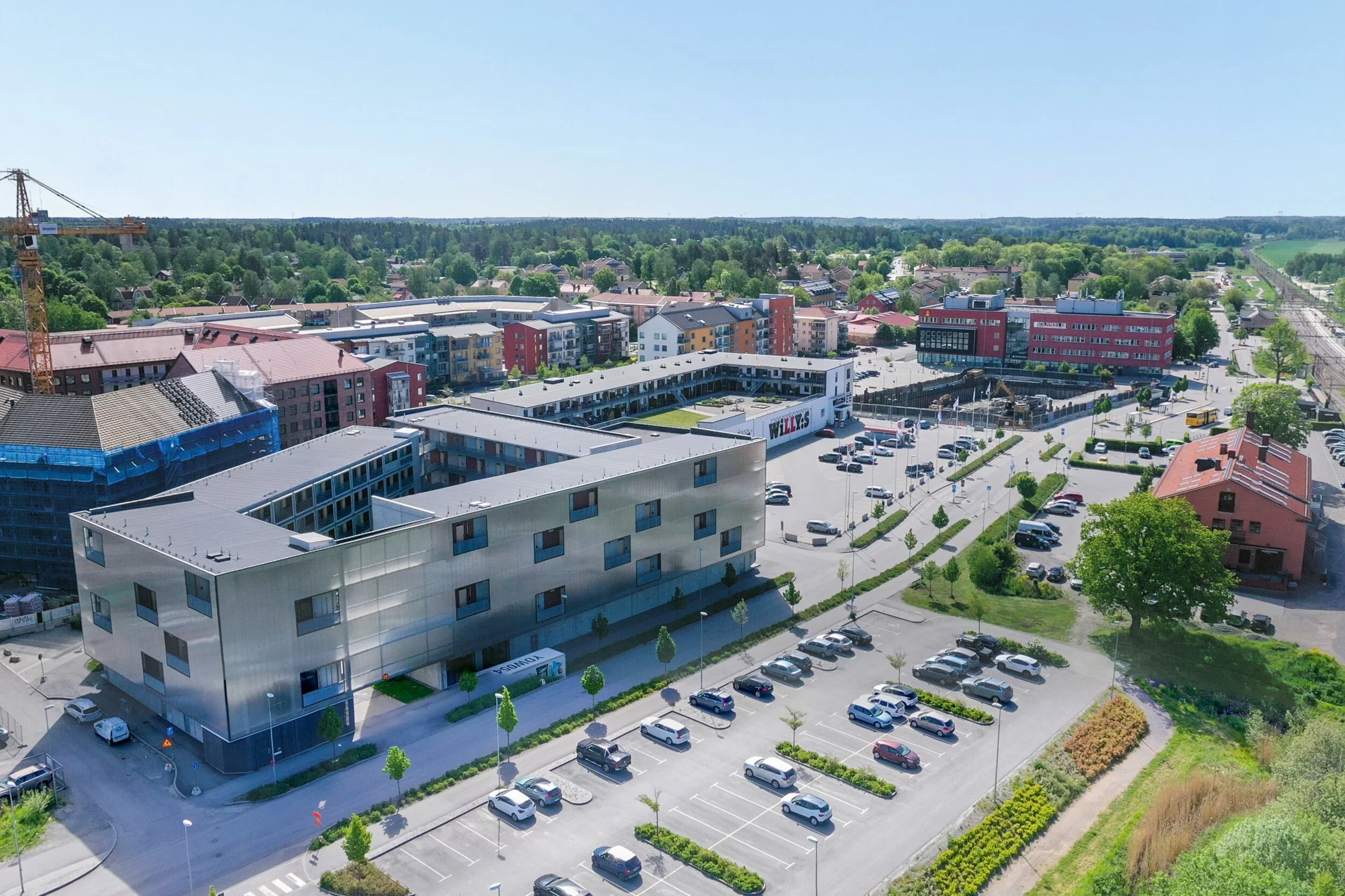 drönarbild på brf eda i knivsta kommun.webp